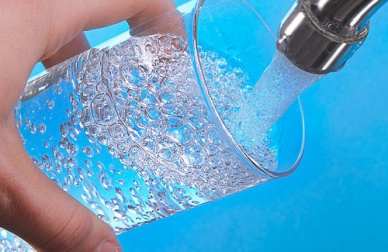 Pourquoi commencer la journée par un verre d'eau ?