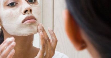 Nettoyer son visage avec des produits naturels