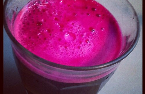 Smoothie à la betterave, pomme et carotte