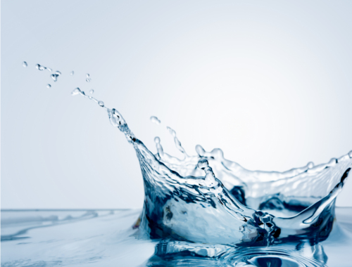 l'eau pendant les règles