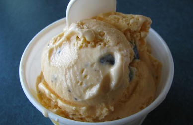 Glace maison à la banane, délicieuse et très saine