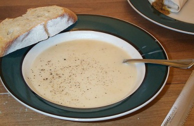 Une recette contre la grippe : soupe à l'oignon et à l'ail