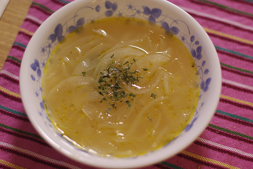 Une recette contre la grippe : soupe à l'oignon