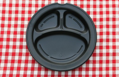 Assiettes en plastique : quels dangers pour la santé ?