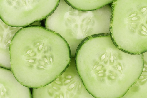 Remède contre les cernes au concombre