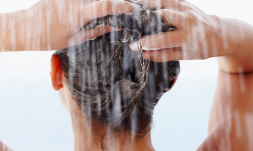 5 après-shampoings naturels pour les cheveux
