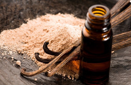 Apprenez à faire un parfum naturel à la vanille !