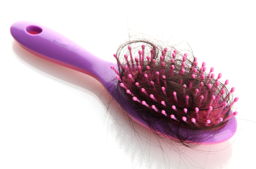 chute de cheveux : carence en vitamines B8