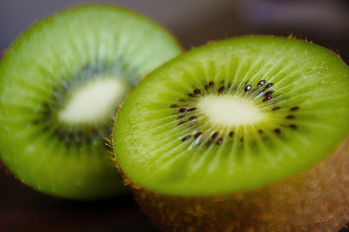 Boissons vertes : excellentes pour brûler les graisses :kiwi, épinard, laitue