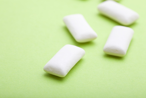 Chewing gum pour éviter de se ronger les ongles.