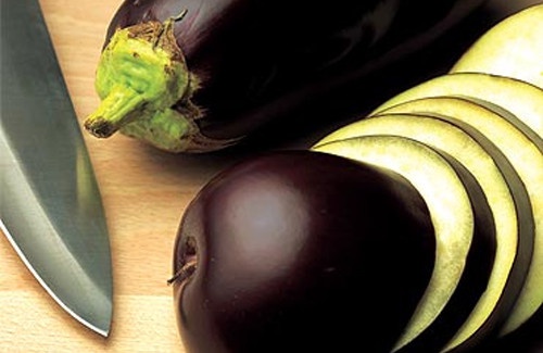 Débarrassez-vous de la graisse abdominale grâce à l'eau d'aubergine !