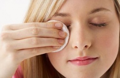 Essayez le démaquillant fait maison