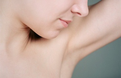 Remèdes maison pour blanchir les aisselles