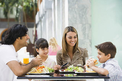 Les aliments pour faciliter la perte de poids : repas en famille