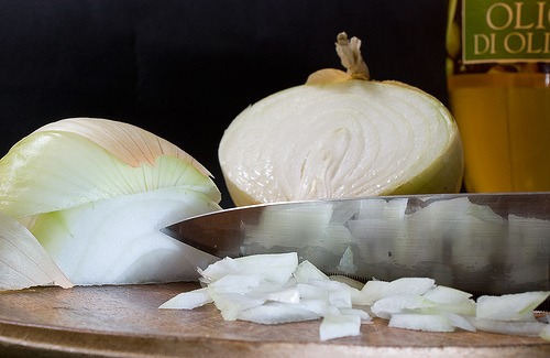 L'oignon est très efficace pour renforcer les ongles.