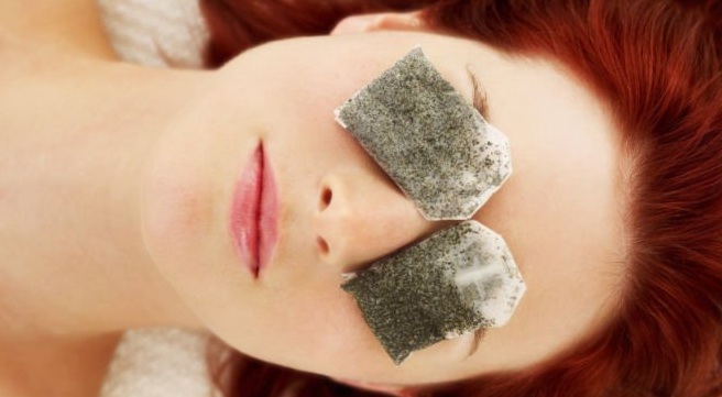 Le thé contre les cernes.