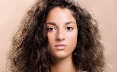 8 astuces simples contre les cheveux crépus