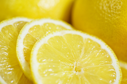 Les exfoliants au citron.
