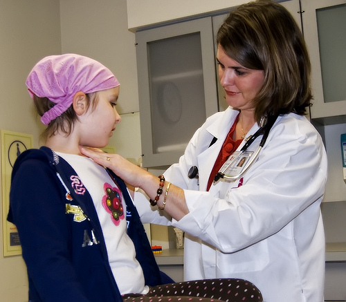 Détecter le goitre.