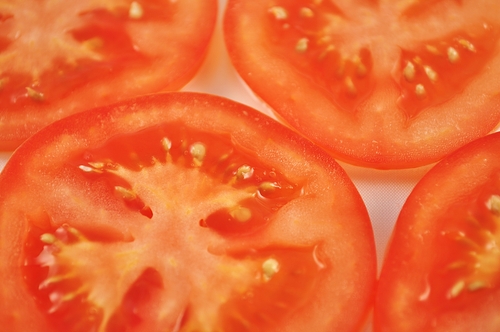 Les tomates sont des aliments sains.