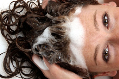 Shampooing dédié aux cheveux secs.