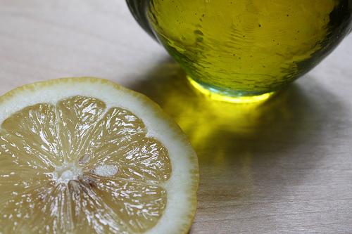 améliorer les défenses naturelles : huile d'olive et jus de citron