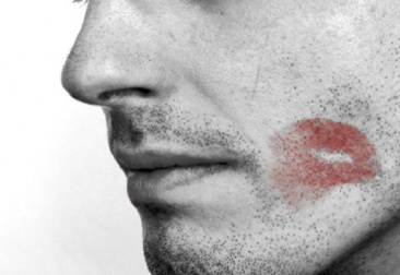 8 signaux potentiels qu'un homme vous trompe