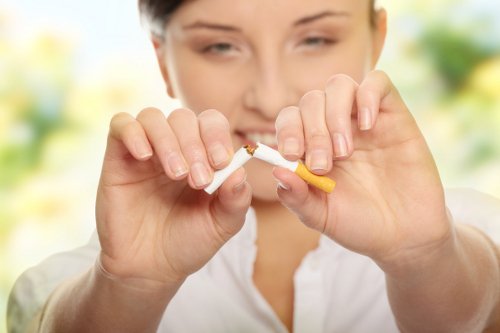 Fumer peut être la cause du phénomène de la langue blanche
