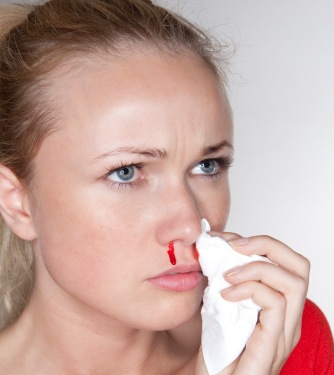 que faire en cas de saignement de nez