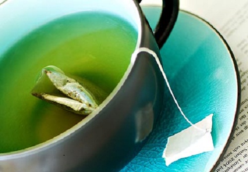 Le thé vert contre les graisses.