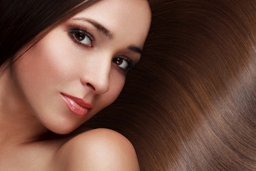 8 astuces pour avoir des cheveux beaux et résistants