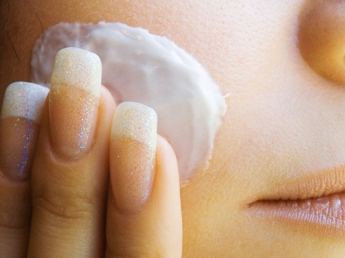 La lotion tonique à l’eau de riz La lotion tonique à l’eau de riz