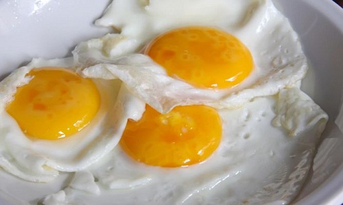manger des œufs