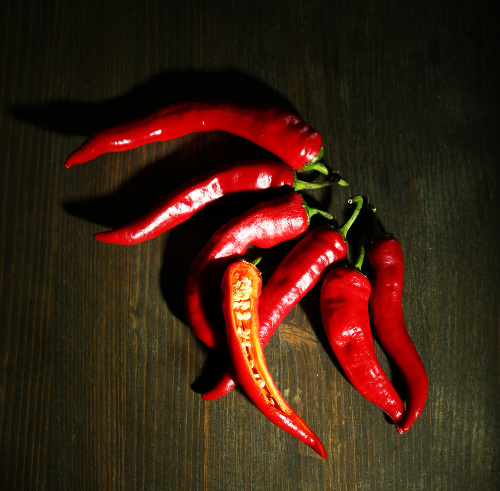 Piments rouge parmi la liste des aliments brûle-graisses