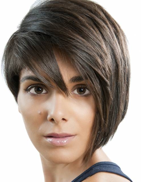 Femme avec un visage plus fin et mince