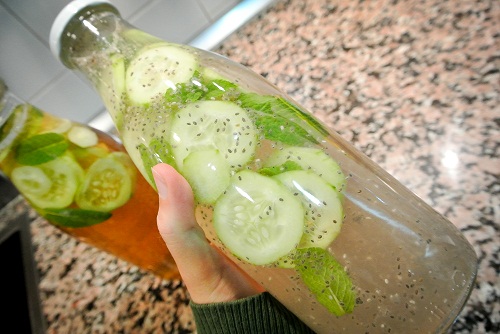 Une limonade légère au concombre, au gingembre et à la menthe Une limonade légère au concombre, au gingembre et à la menthe
