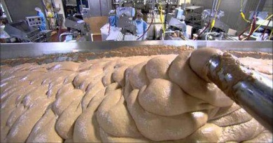 Vous aimez les hot dogs ? Mais savez-vous vraiment ce que vous mangez ?