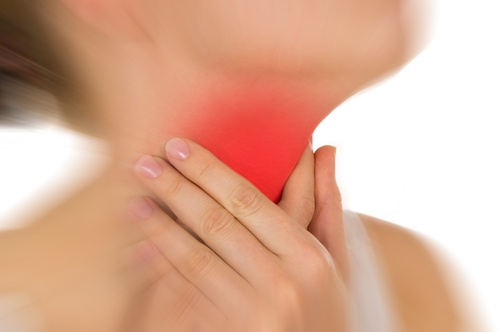 Une toux persistante ou une voix enrouée peut être le signe d'un cancer.