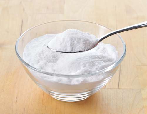 Bicarbonate de soude contre les gencives.