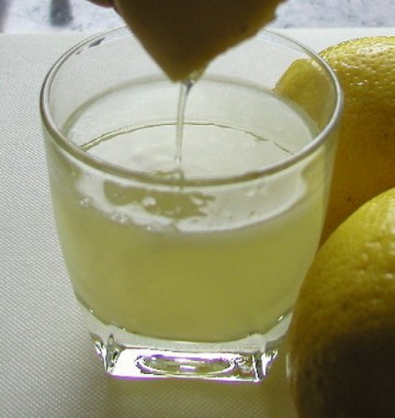 3 façons délicieuses de consommer du citron le matin : aloe vera et citron