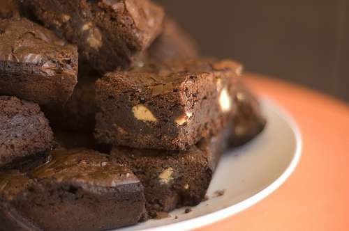 Une recette de gâteau sans farine, sans sucre et sans laitages