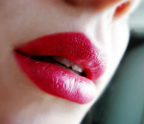 astuces de maquillage pour paraître plus jeune : lèvres