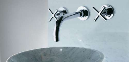 nettoyer les robinets de salle de bain de manière écologique 