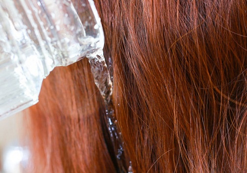 Rajeunir-les-cheveux-avec-du-vinaigre