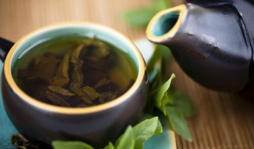 Cure dépurative au thé vert, au citron et à la stévia