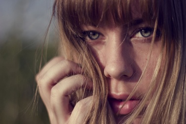 Comment garder ses cheveux propres plus longtemps ?