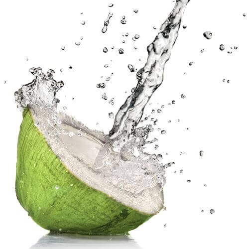 L'eau de coco, un traitement pour stimuler la thyroïde et améliorer la digestion