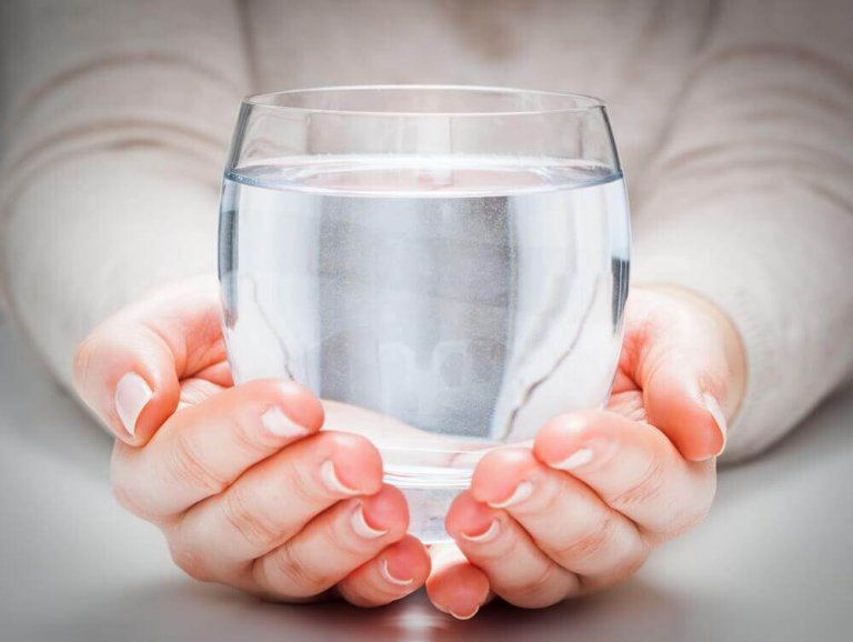 8 eaux aromatisées curatives à essayer d'urgence !