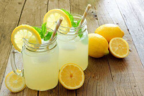 Eaux aromatisées à base de citron