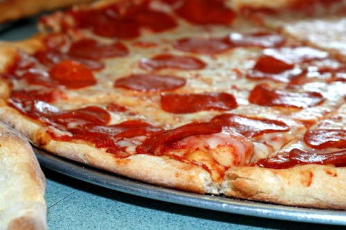 Les pizzas font partie des aliments à ne pas consommer le soir.